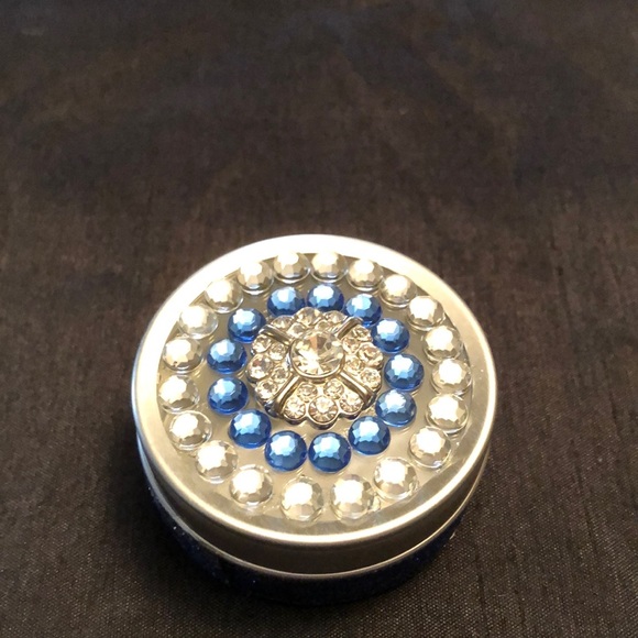 Jewelry - Jewelry box gift tin